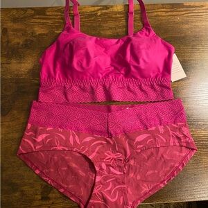 NWT Auden hot pink lace trim bralette and panty set size Medium